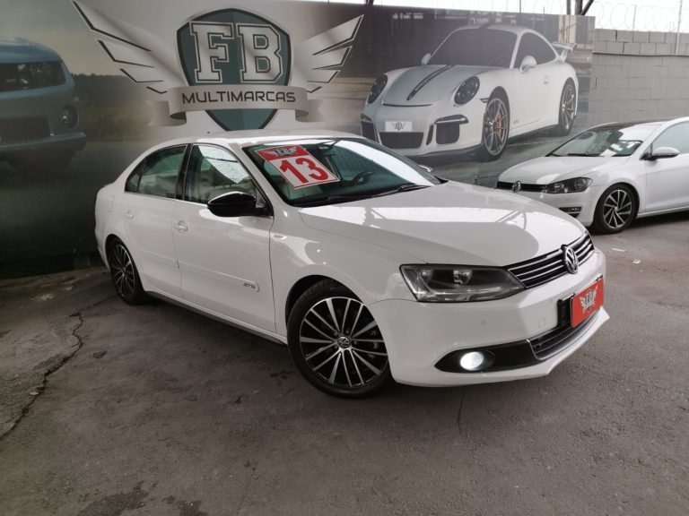 1-volkswagen-jetta-2.0-tsi-highline-200cv-gasolina-4p-tiptronic-fb-multimarcas-automoveis