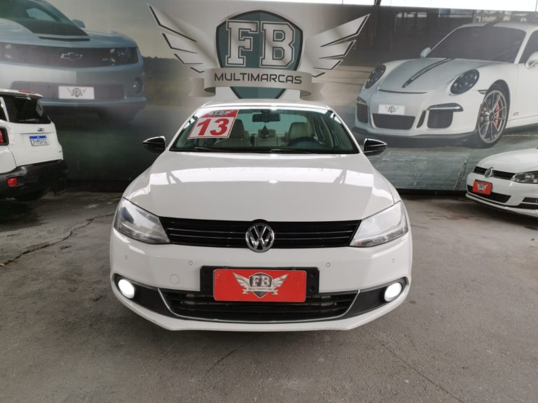 2-volkswagen-jetta-2.0-tsi-highline-200cv-gasolina-4p-tiptronic-fb-multimarcas-automoveis