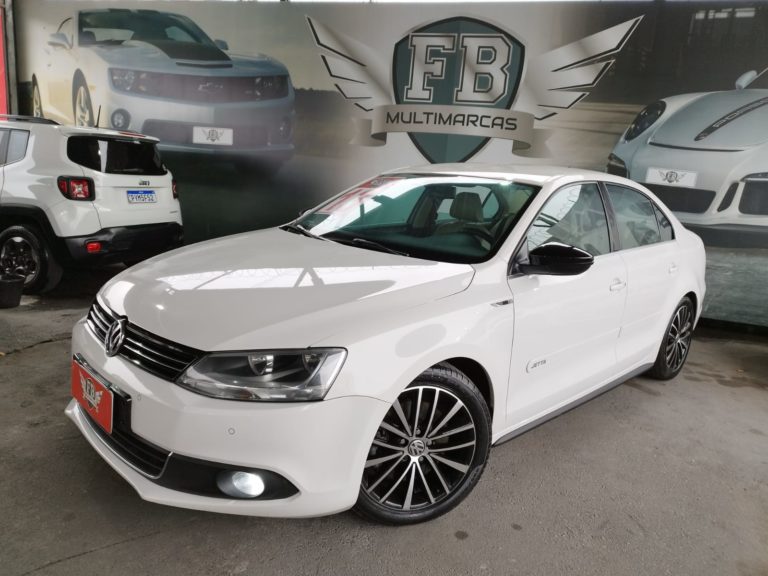 3-volkswagen-jetta-2.0-tsi-highline-200cv-gasolina-4p-tiptronic-fb-multimarcas-automoveis