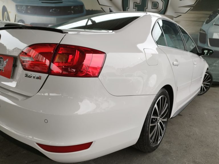 5-volkswagen-jetta-2.0-tsi-highline-200cv-gasolina-4p-tiptronic-fb-multimarcas-automoveis
