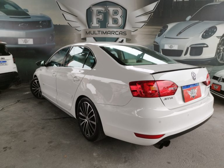 8-volkswagen-jetta-2.0-tsi-highline-200cv-gasolina-4p-tiptronic-fb-multimarcas-automoveis